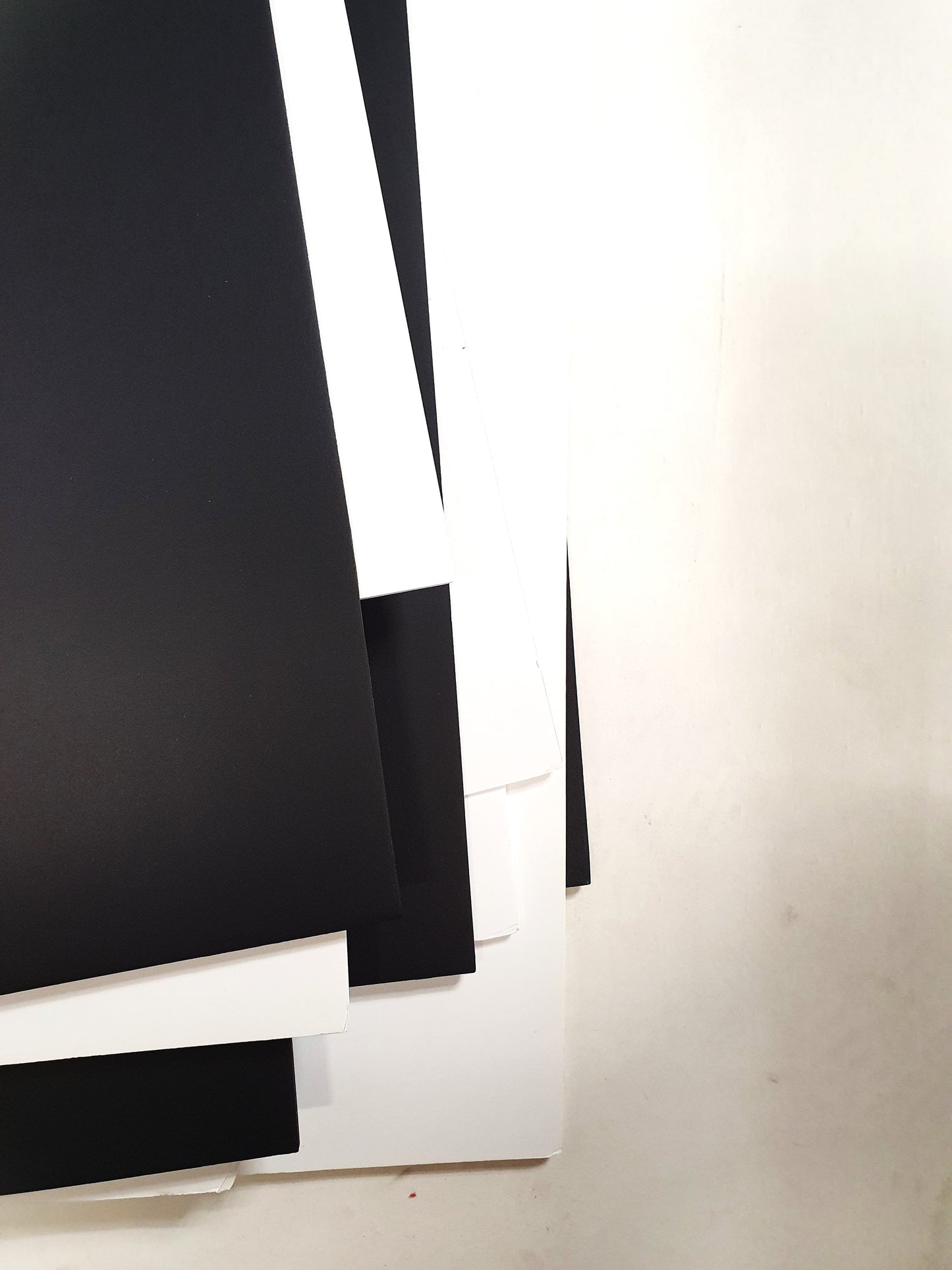 Plastic, Foam Board, White/Black