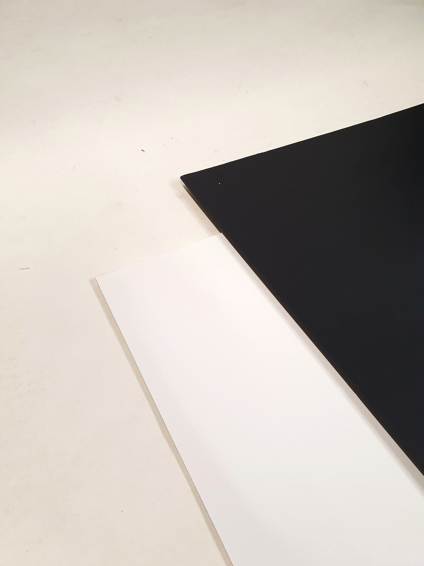 Plastic, Foam Board, White/Black