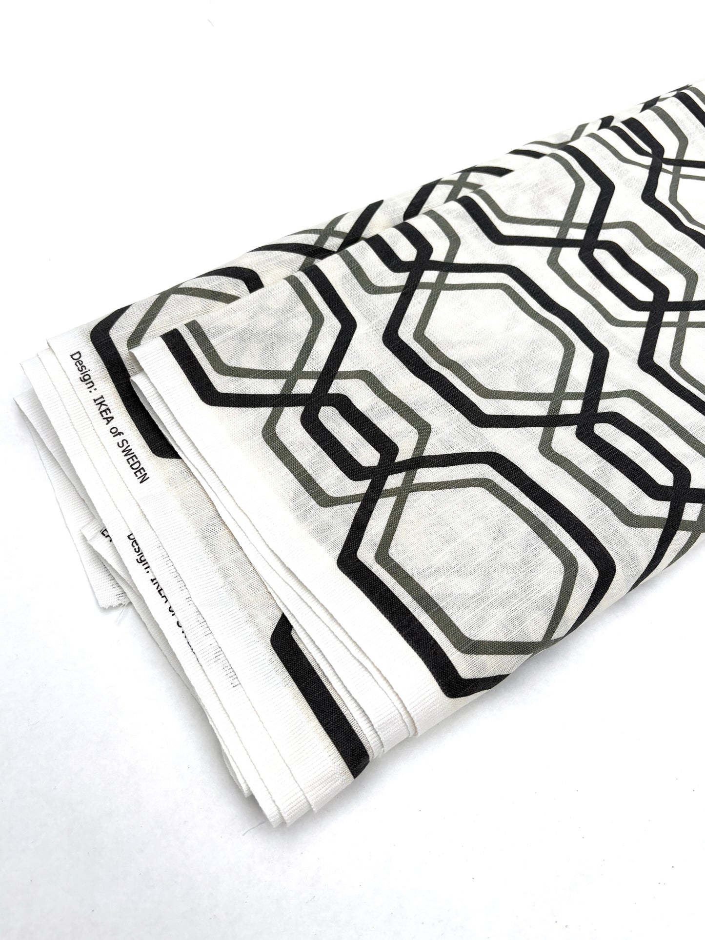 Fabric, Natural Fibres, Plain Weave, Geometrical Print, End of Roll