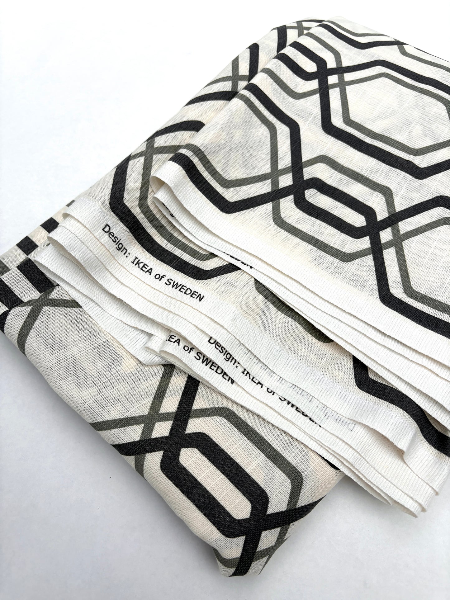 Fabric, Natural Fibres, Plain Weave, Geometrical Print, End of Roll