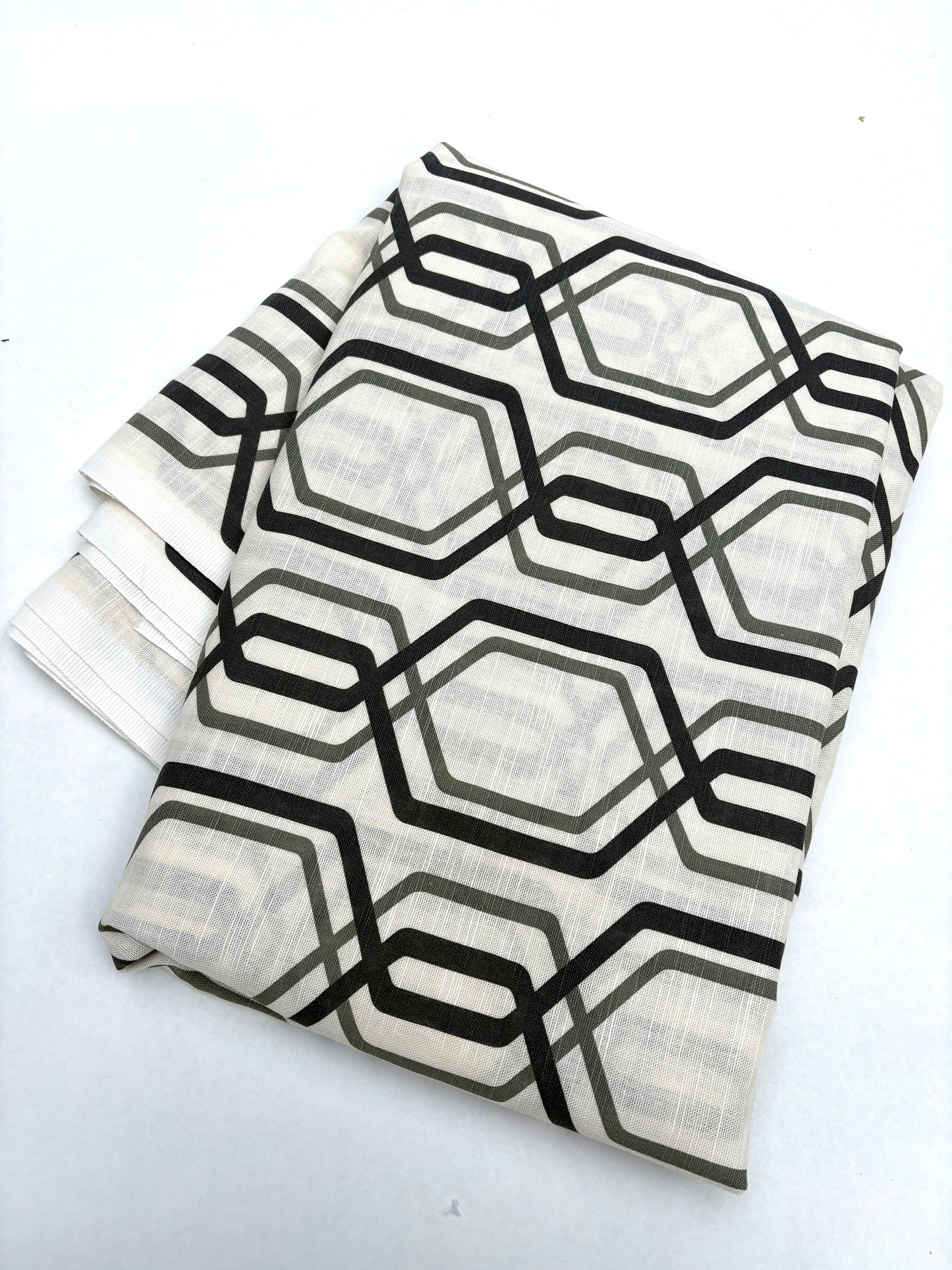 Fabric, Natural Fibres, Plain Weave, Geometrical Print, End of Roll