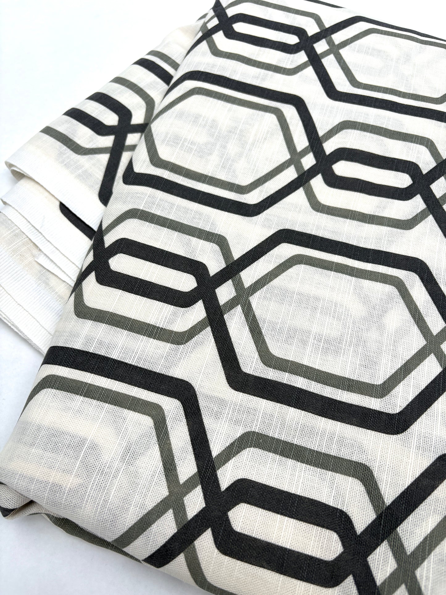 Fabric, Natural Fibres, Plain Weave, Geometrical Print, End of Roll
