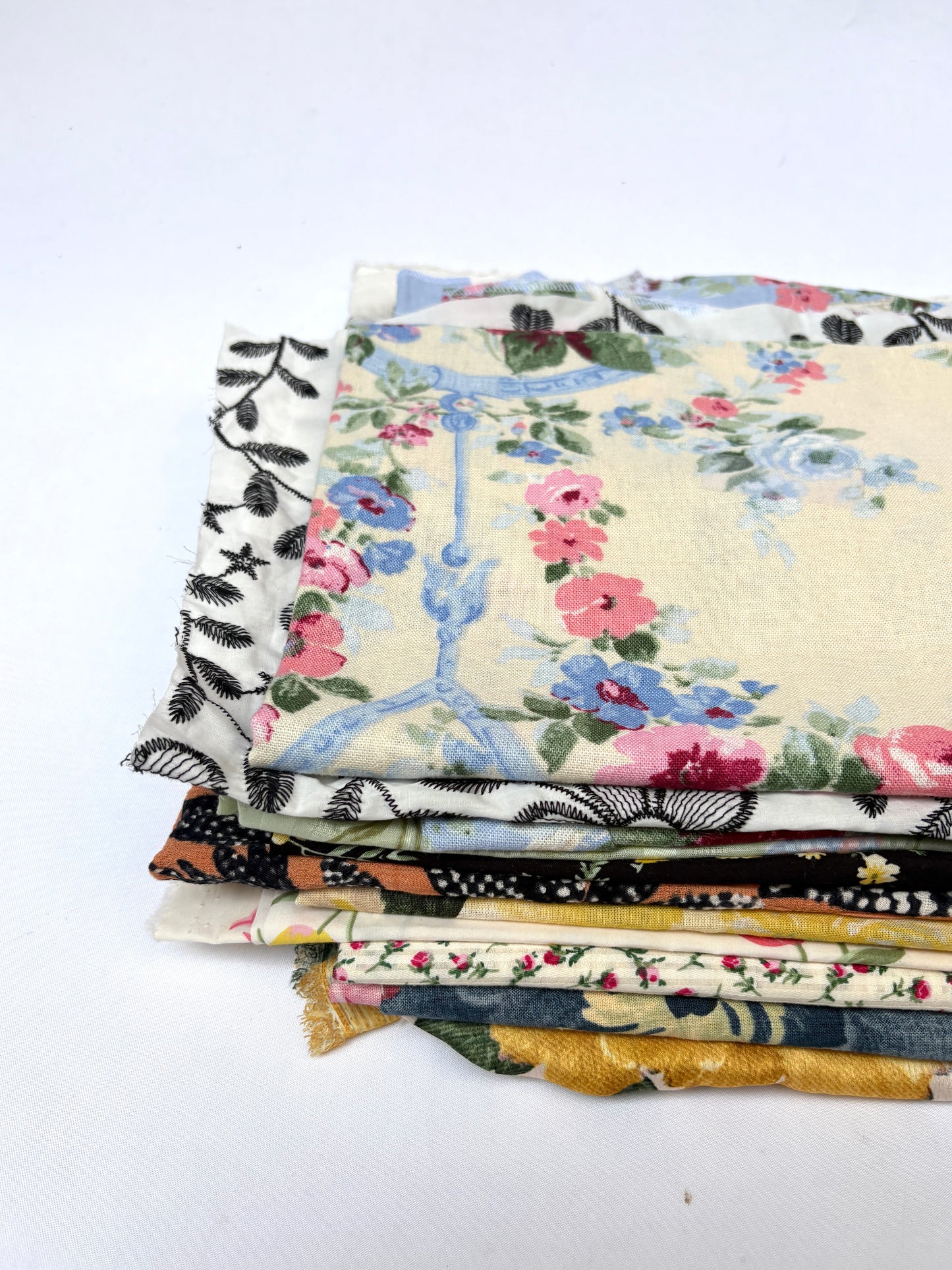 Floral Printed Fabric, Light Weight, Medium Pieces, Mixed Bundle