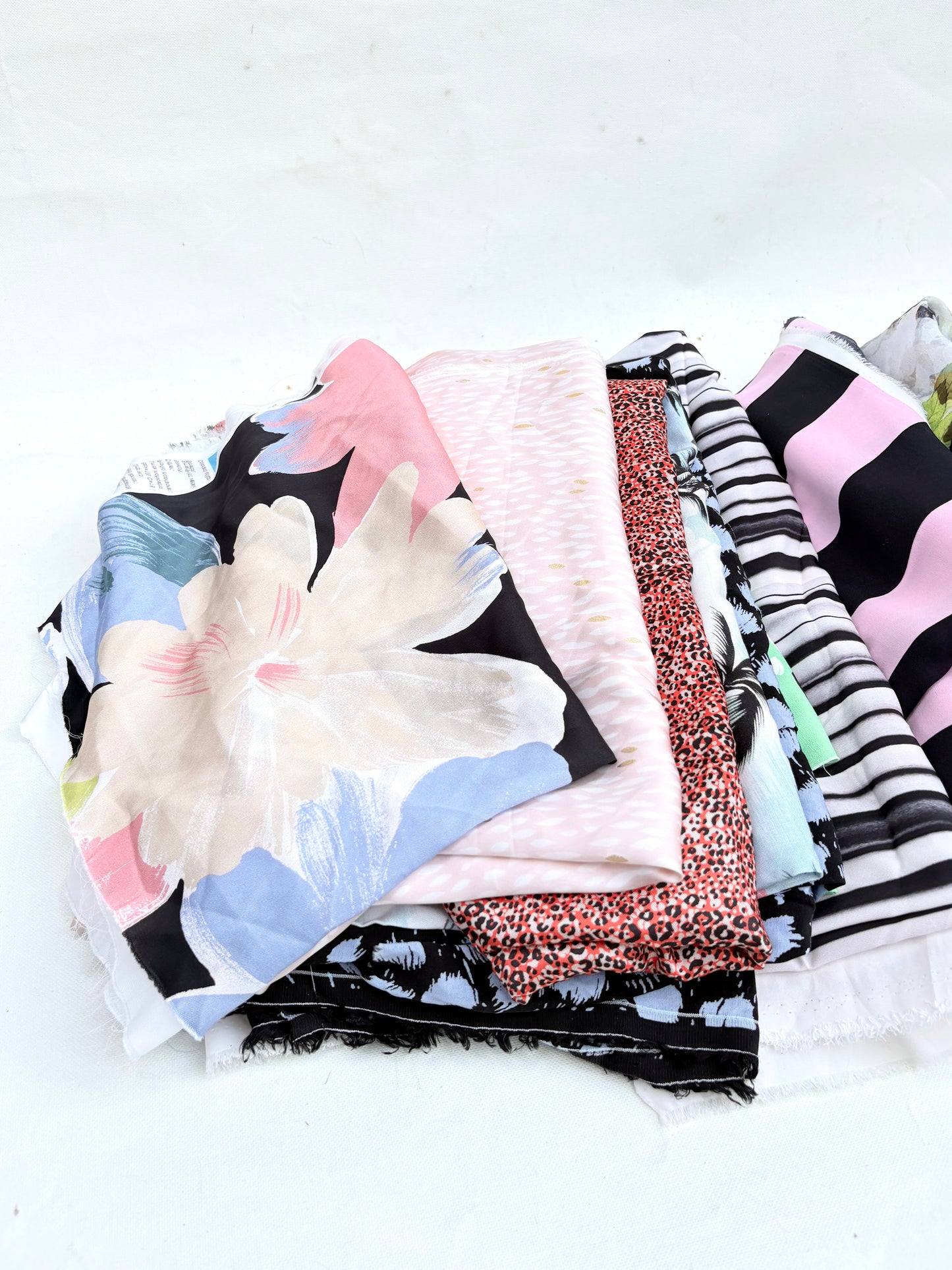 Floral Print Fabric, 100% PES, Medium Pieces, Lightweight, Mixed Bundle