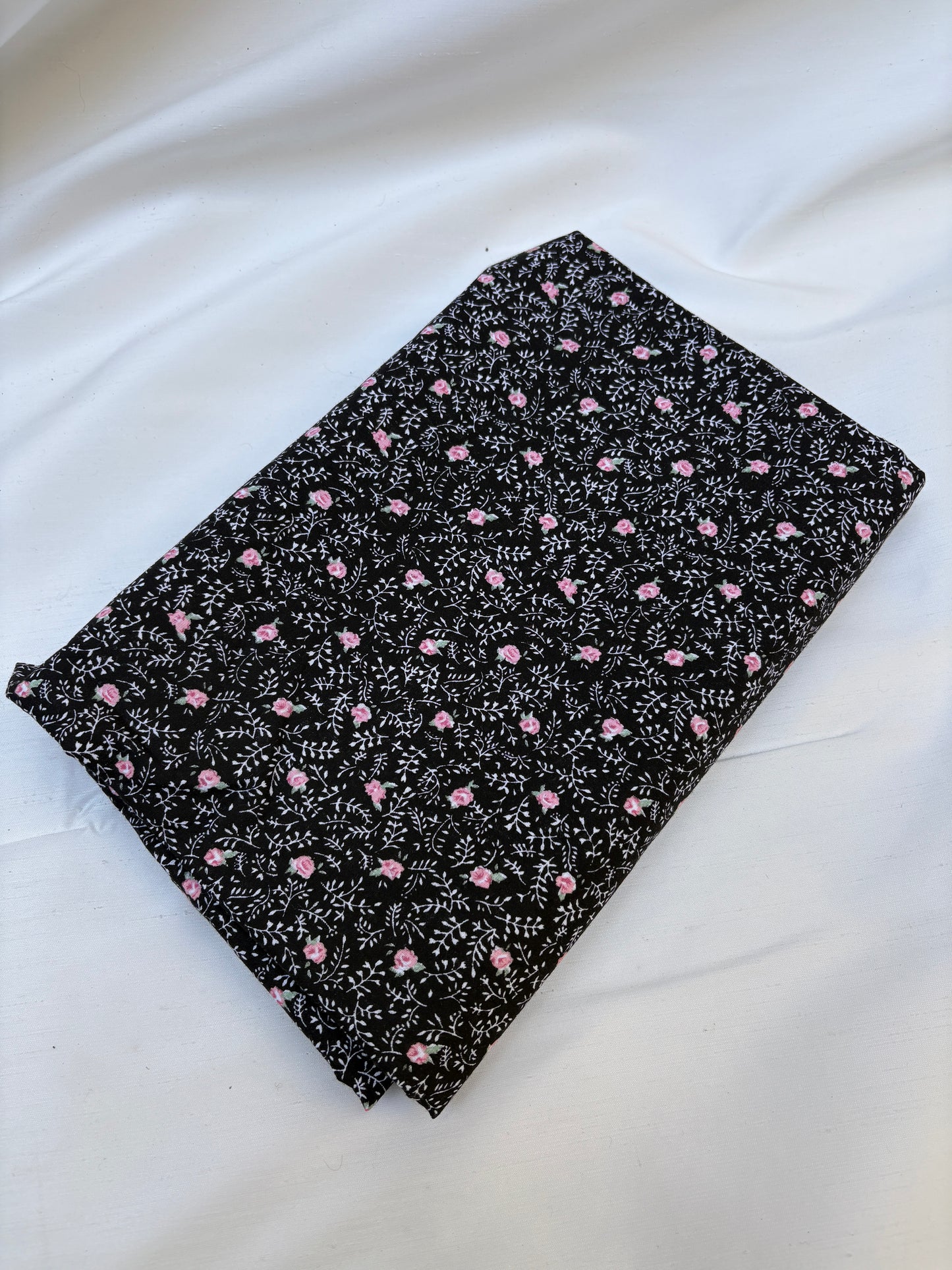 Vintage Floral 100% Cotton Fabric Piece from End of Roll *ONE-OFF*