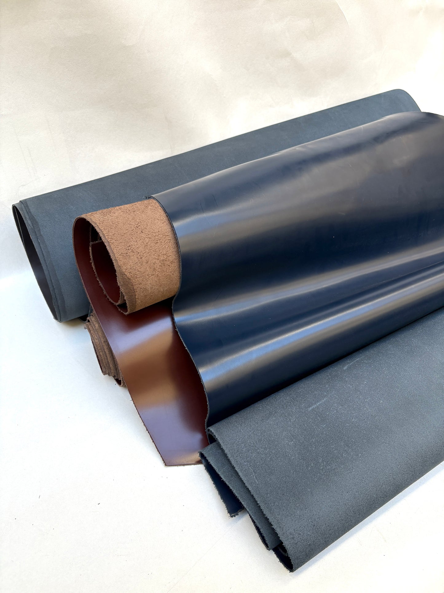 Full Hide Genuine Leather, High-Gloss Finish, Choose-your-colour