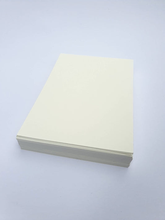 Paper, GF Smith, Small Textured, ~260gsm, White, 230x165mm