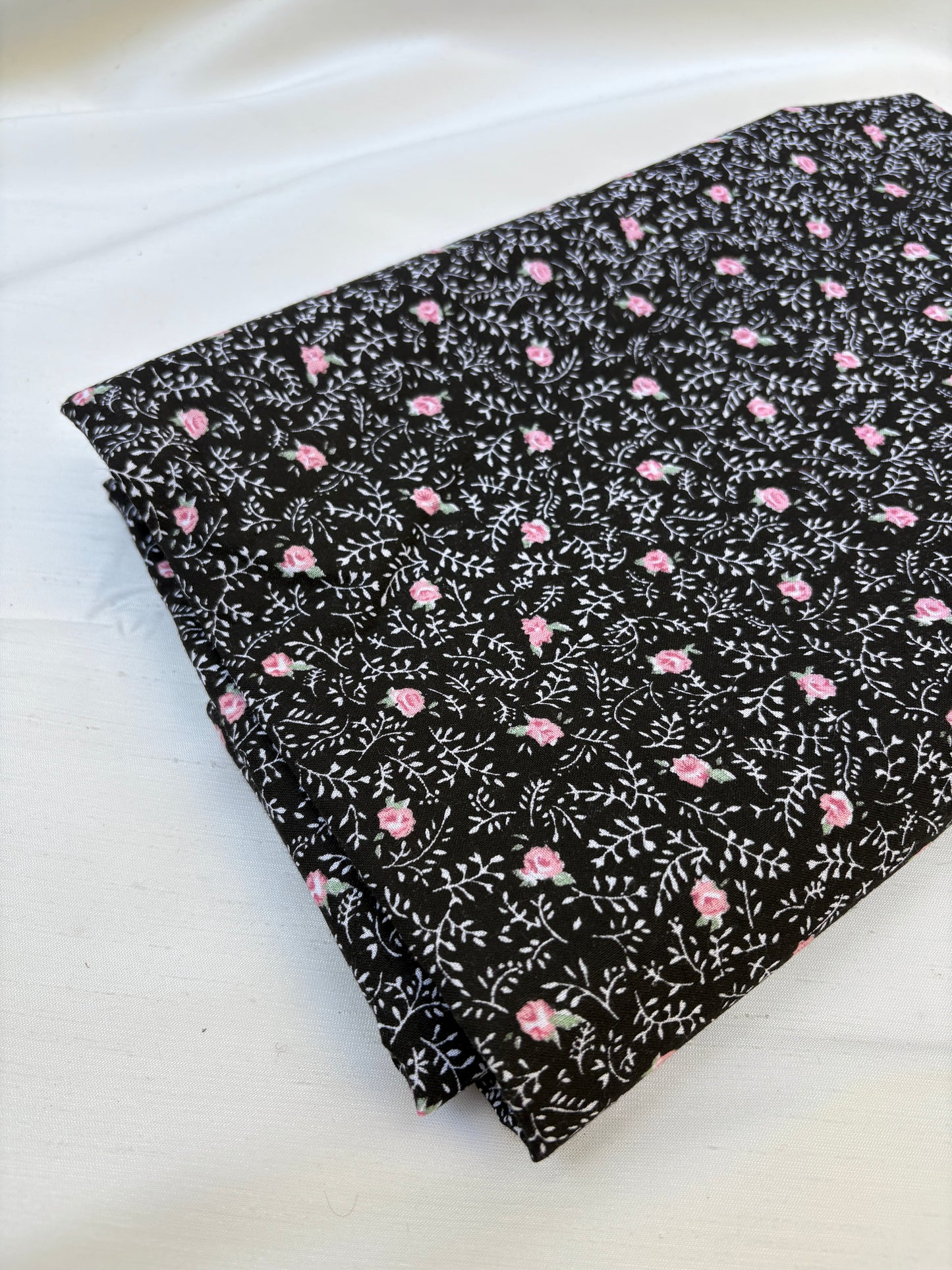 Vintage Floral 100% Cotton Fabric Piece from End of Roll *ONE-OFF*