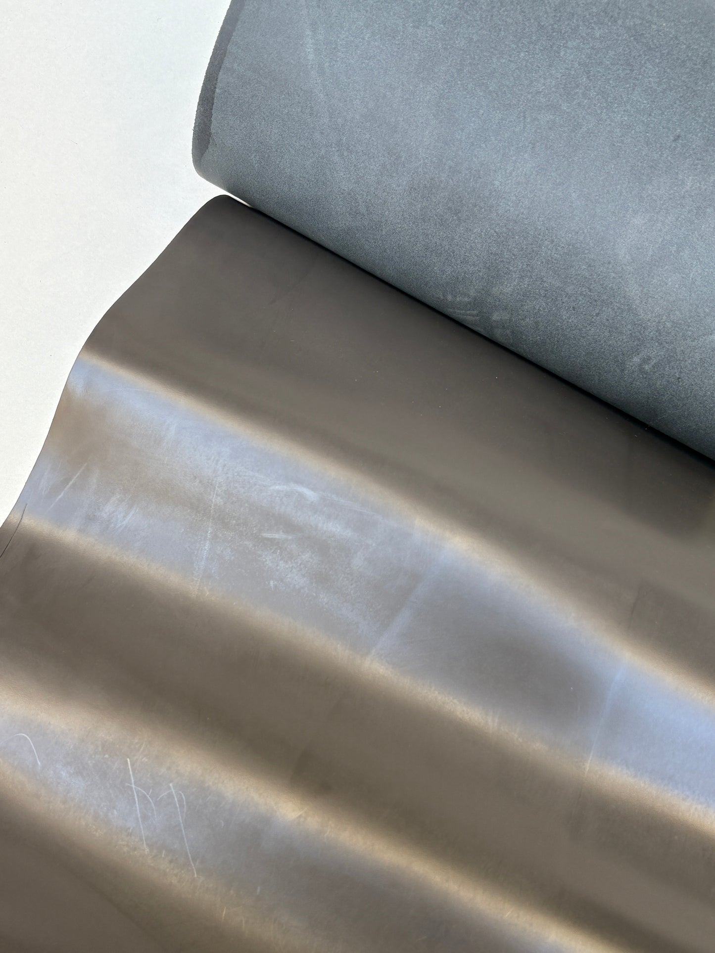 Full Hide Genuine Leather, High-Gloss Finish, Choose-your-colour