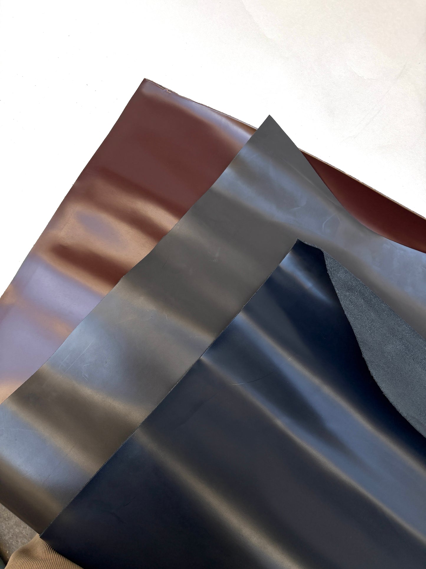 Full Hide Genuine Leather, High-Gloss Finish, Choose-your-colour