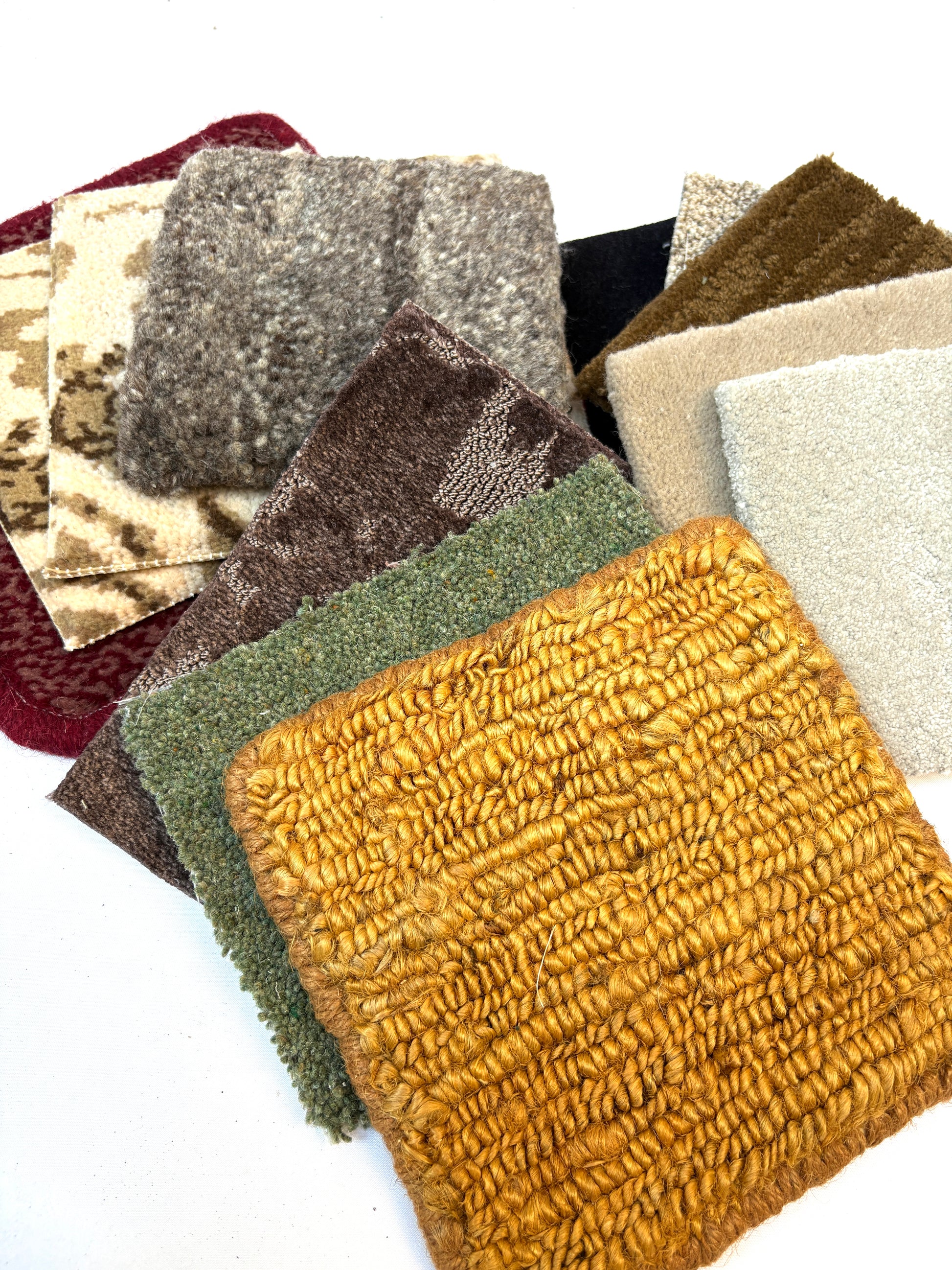 Close-up views show mixed material samples in different colours