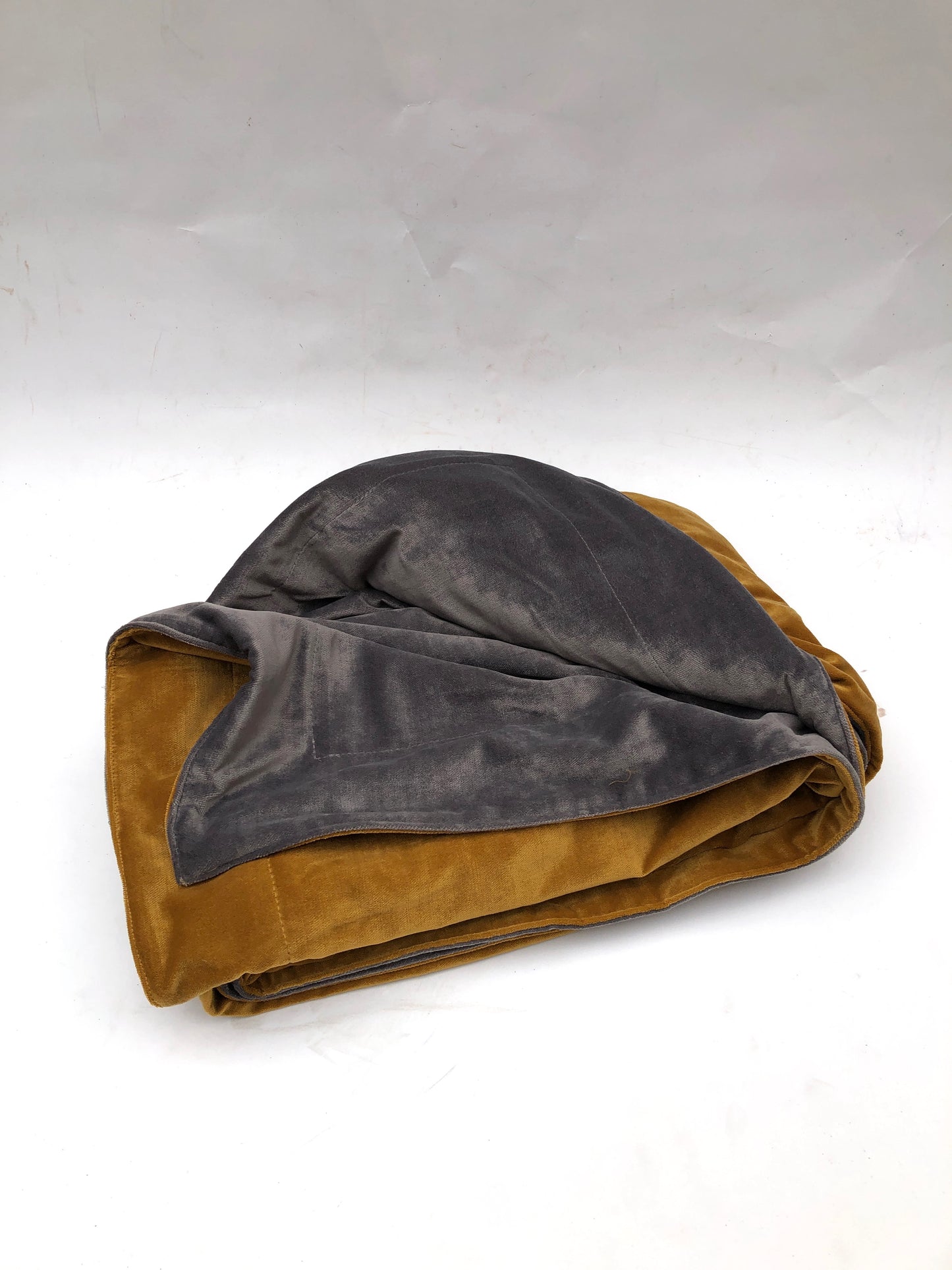 Velvet blanket fabric, reversible in yellow and grey