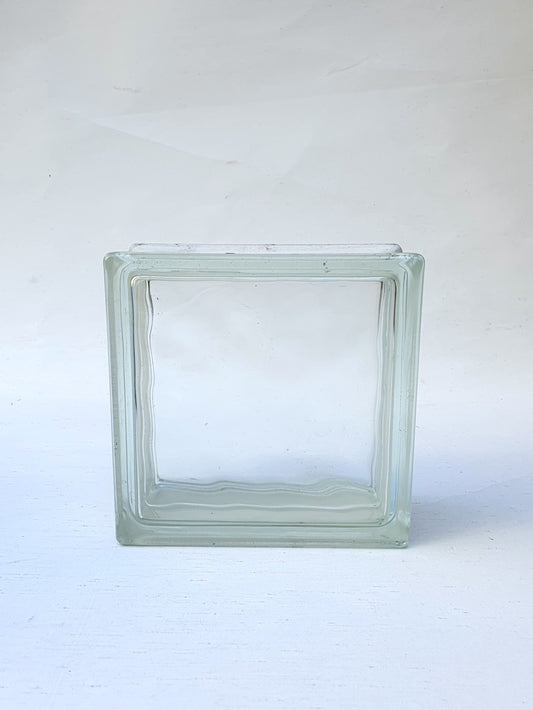 A white glass brick block